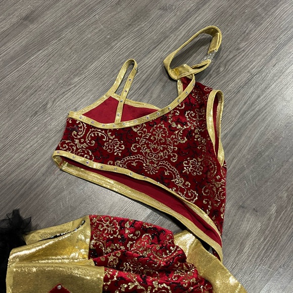 Custom Red & Gold Sparkle Two Piece Card Detail Costume - Picture 6 of 8